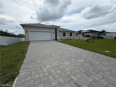Price improvement!!New Construction 3 bedroom plus Den, 3 full - photo 2