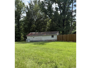 This 2 BR 1.5 Bath fixer upper is a nice 2 acre rural property - photo 4