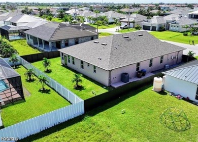 Gorgeous Fully Upgraded Home - 5 Bedrooms, 3 Full Baths, 2,757 - photo 5