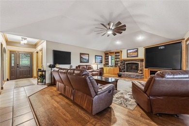 Experience Bella Vista living with this beautiful Gene Knight - photo 20