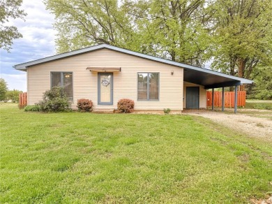 Lake Home For Sale in Edwardsville, Illinois