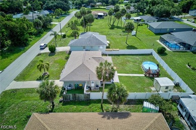 Welcome to your Florida retreat! This charming 3-bedroom - photo 3
