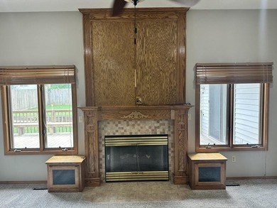 PATIO HOME! Convenient SW location. Freshly painted interior - photo 3