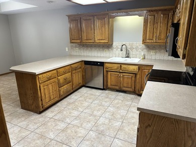 PATIO HOME! Convenient SW location. Freshly painted interior - photo 8