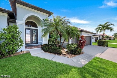Welcome to this beautifully maintained 3-bedroom, 2-bath, 3 car - photo 4