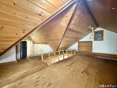Welcome to this charming and cozy bungalow nestled in the heart - photo 13