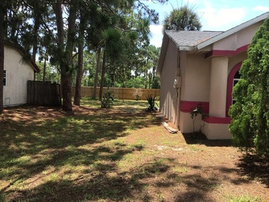 Outstanding 3 bedroom / 2 bath / 2 car garage single family home - photo 14