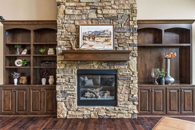 Welcome to this stunning 3-bedroom, 2.5-bath, reverse 1.5 ranch - photo 16