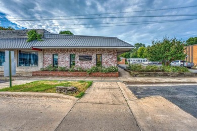 Prime Downtown Clinton Investment Opportunity! This beautifully - photo 8