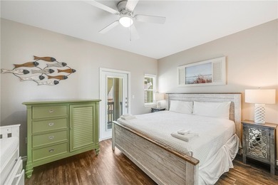 Well decorated two bedroom three bathroom townhome that sleeps - photo 13