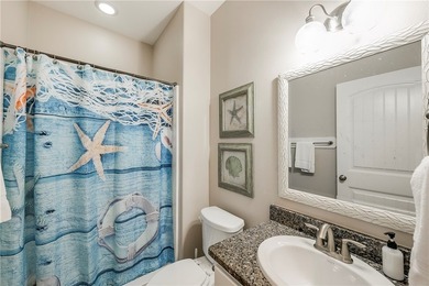Well decorated two bedroom three bathroom townhome that sleeps - photo 15