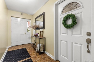 Welcome to this well-maintained three-family home in the Bronx - photo 2