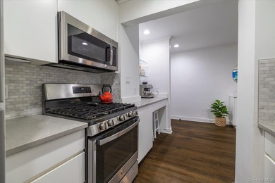Welcome to this Beautiful, Fully Renovated 1 Bedroom Co-Op with - photo 2