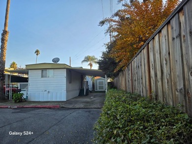 2 bedroom, 1 bathroom mobile home with an expando. Located in - photo 4