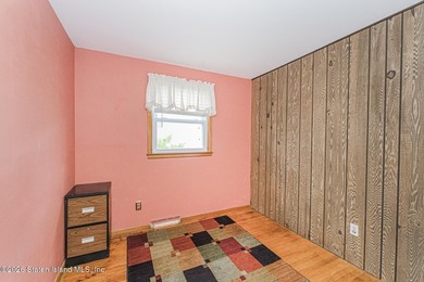 Unlock the potential in this charming 3 bed 2 bath ranch with a - photo 11