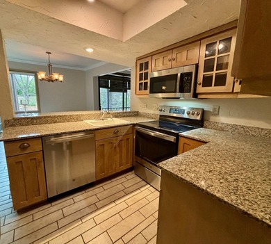 Welcome home to easy living in Edina West. This is a perfect - photo 12