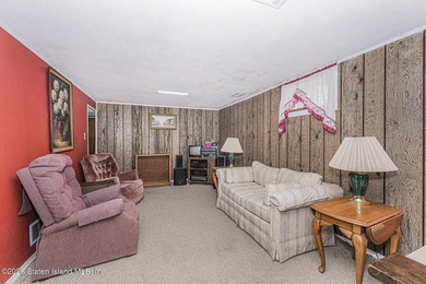 Unlock the potential in this charming 3 bed 2 bath ranch with a - photo 15