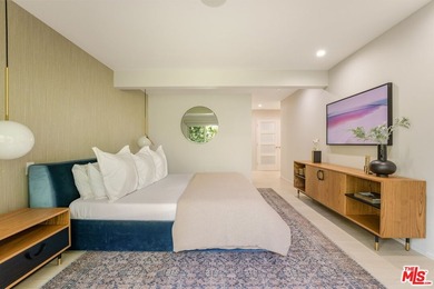 Located in the coveted Santa Monica Canyon, this reimagined - photo 16
