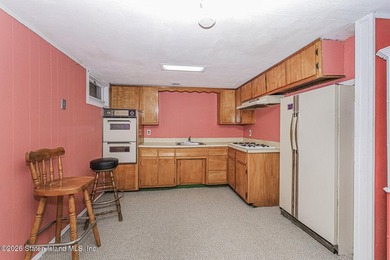 Unlock the potential in this charming 3 bed 2 bath ranch with a - photo 16