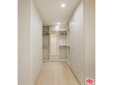 Located in the coveted Santa Monica Canyon, this reimagined - photo 19