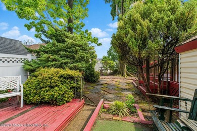 Unlock the potential in this charming 3 bed 2 bath ranch with a - photo 21