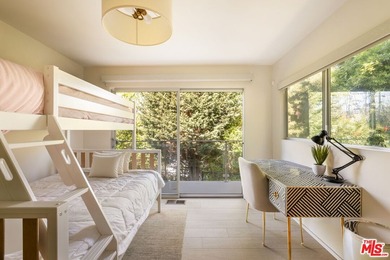 Located in the coveted Santa Monica Canyon, this reimagined - photo 22