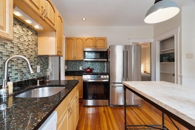PRICE IMPROVEMENT! Experience refined urban living in North - photo 2