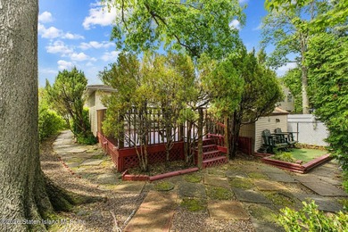 Unlock the potential in this charming 3 bed 2 bath ranch with a - photo 22