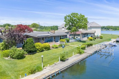 This three-bedroom, two-bath, 2,248-square-foot year-round home - photo 3