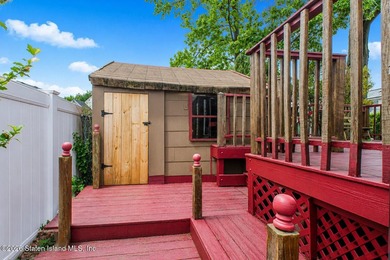 Unlock the potential in this charming 3 bed 2 bath ranch with a - photo 23