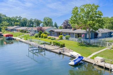 This three-bedroom, two-bath, 2,248-square-foot year-round home - photo 4