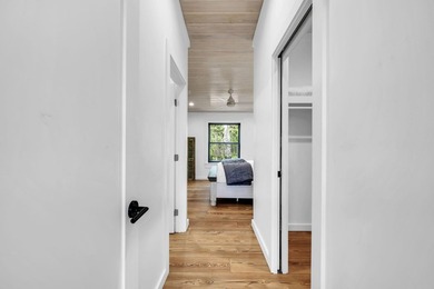 Professional and concise Contemporary residence located on a - photo 28