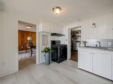 WATERFRONT HOME YOU DO NOT WANT TO MISS!! Discover the ultimate - photo 29