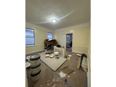 A great opportunity awaits you with this fully detached - photo 4