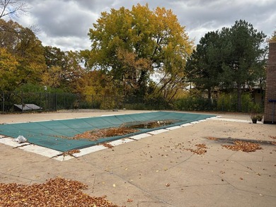 Welcome home to easy living in Edina West. This is a perfect - photo 35