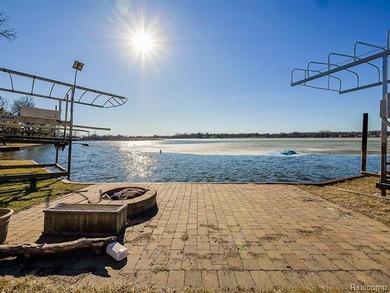 WATERFRONT HOME YOU DO NOT WANT TO MISS!! Discover the ultimate - photo 41