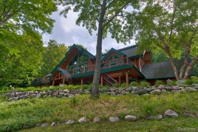 Welcome to your Northern Michigan retreat, an exceptional luxury - photo 3