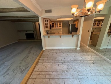 Welcome home to easy living in Edina West. This is a perfect - photo 44