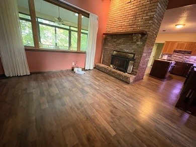 Private Ozarks Retreat on 3.17 Wooded Acres Discover the perfect - photo 6