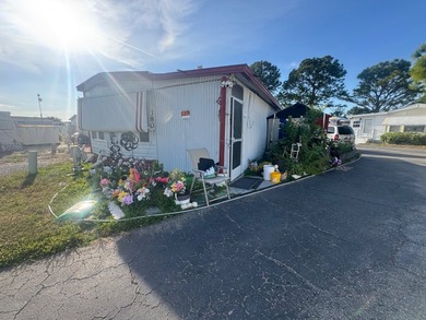 Cash buyer! Affordable Florida Living - Corner Lot Park Model! - photo 3