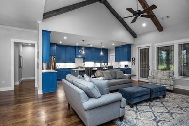 Beautiful custom home built by Alan Schrader in the desirable - photo 10