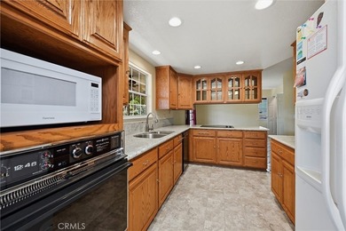 Pinnacle Court in Hidden Valley Lake presents a stunning two - photo 10
