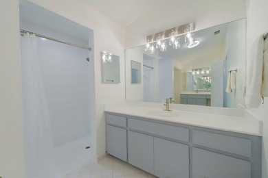 Gracefully situated on a quiet cul-de-sac within the exclusive - photo 19