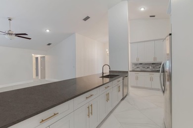 Gracefully situated on a quiet cul-de-sac within the exclusive - photo 21