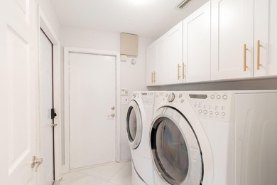 Gracefully situated on a quiet cul-de-sac within the exclusive - photo 41