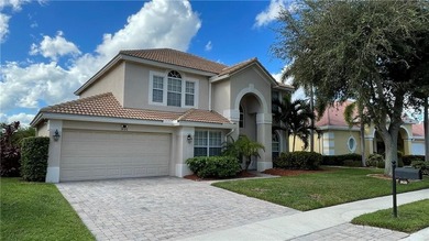Great home in a beautiful gated community with lake views! - photo 1