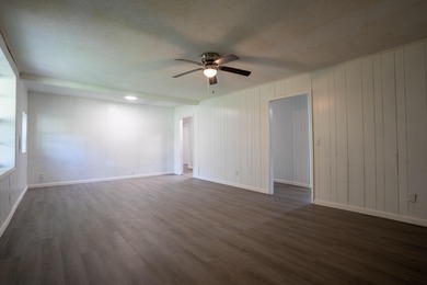 (private lake, pond, coastal) Home For Sale in Sylvania Alabama