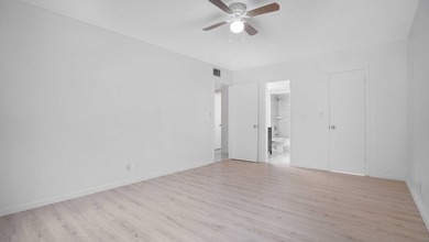 Beautiful peaceful courtyard view. Two bedroom /Two bath first - photo 13
