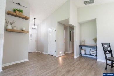 Charming 2-bedroom, 2-bath w/Bonus on 1.41 beautifully