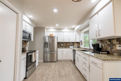 Charming 2-bedroom, 2-bath w/Bonus on 1.41 beautifully